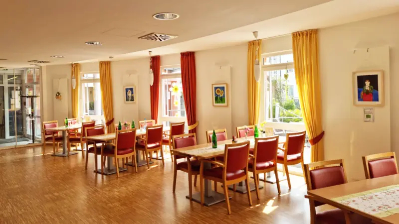 Speisesaal in einem Pflegeheim